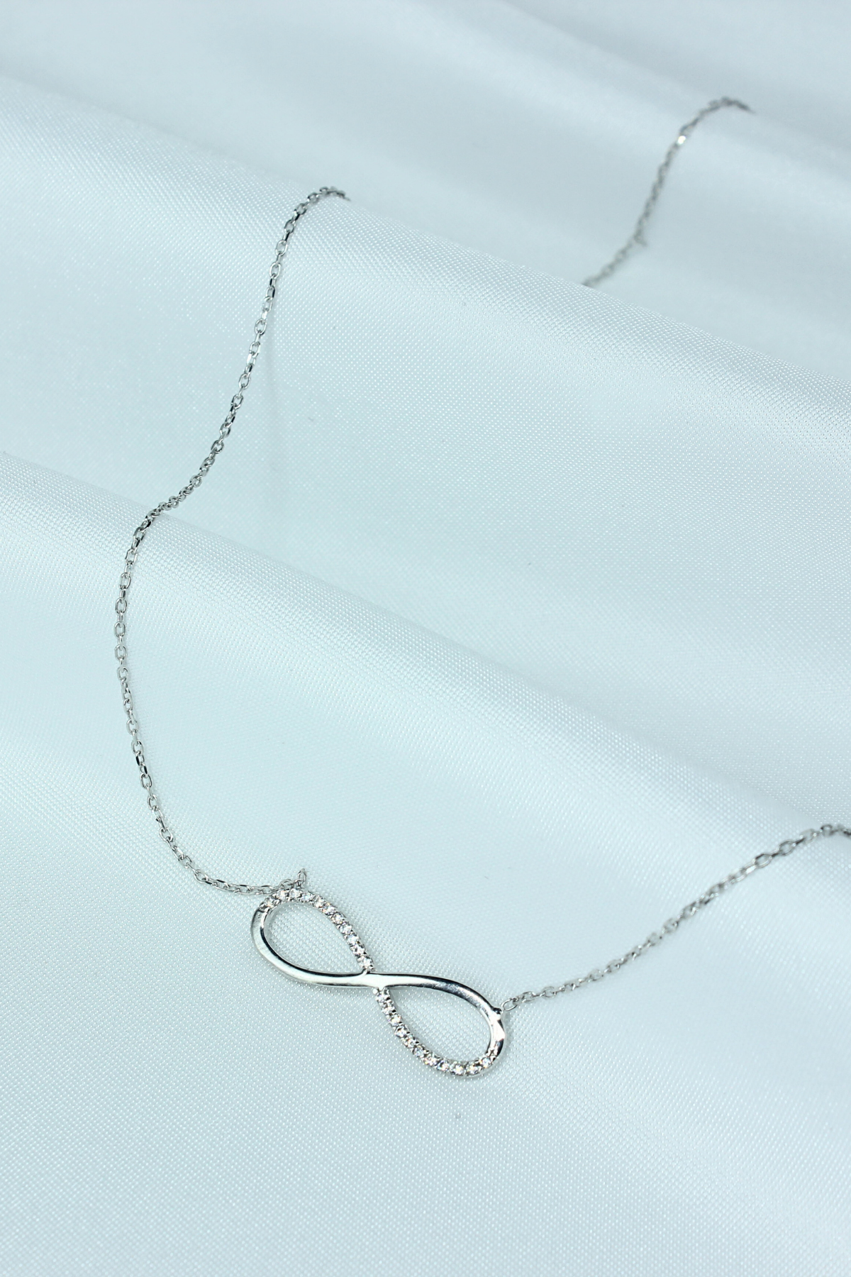Yarım Taşlı Sonsuzluk Model Gümüş Kolye