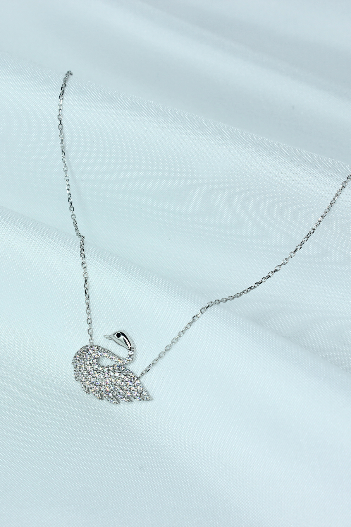 Kuğu Model Taşlı Gümüş Kolye