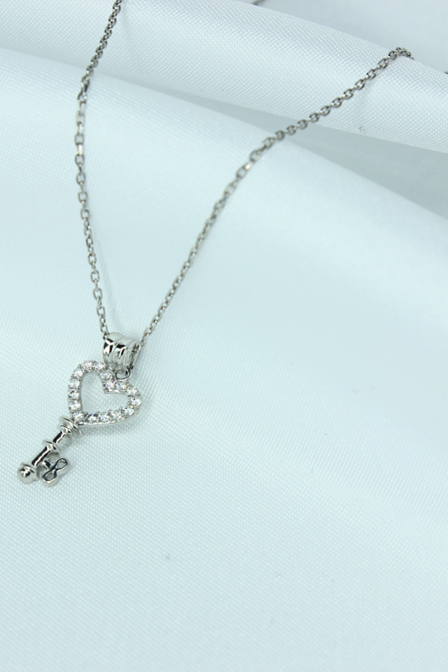 Kalp Anahtar Model Gümüş Kolye – 925 Ayar, Beyaz Rodaj Kaplama