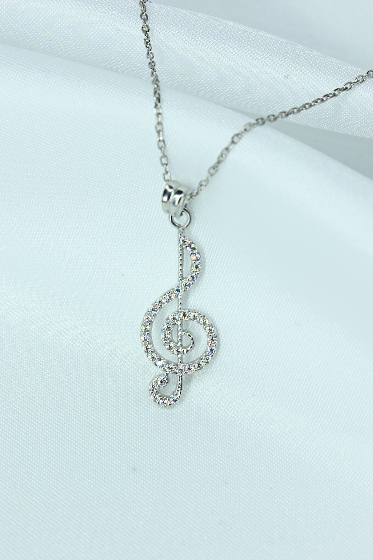 Sol Anahtarı Model Gümüş Kolye