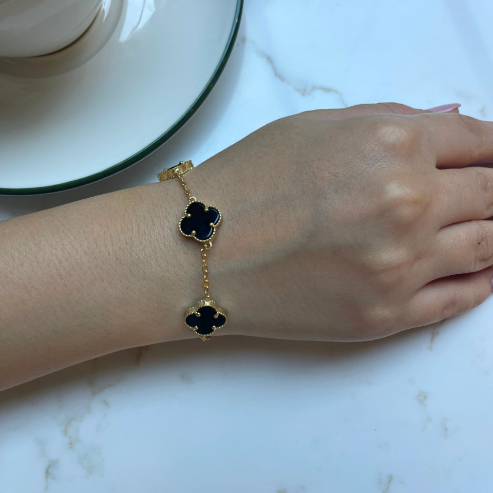 Siyah Yonca Model Altın Kaplama Gümüş Bileklik