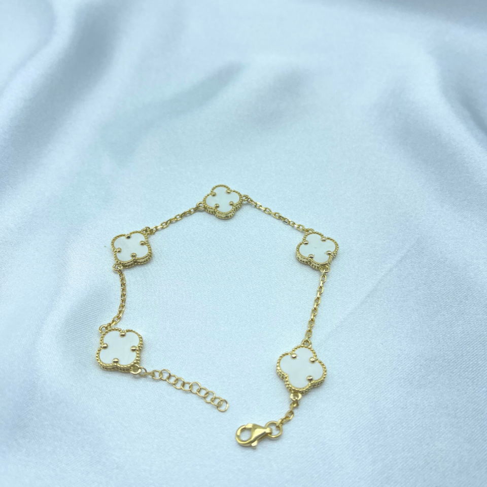 Beyaz Yonca Model Gümüş Bileklik – 925 Ayar, 14 Ayar Altın Kaplama