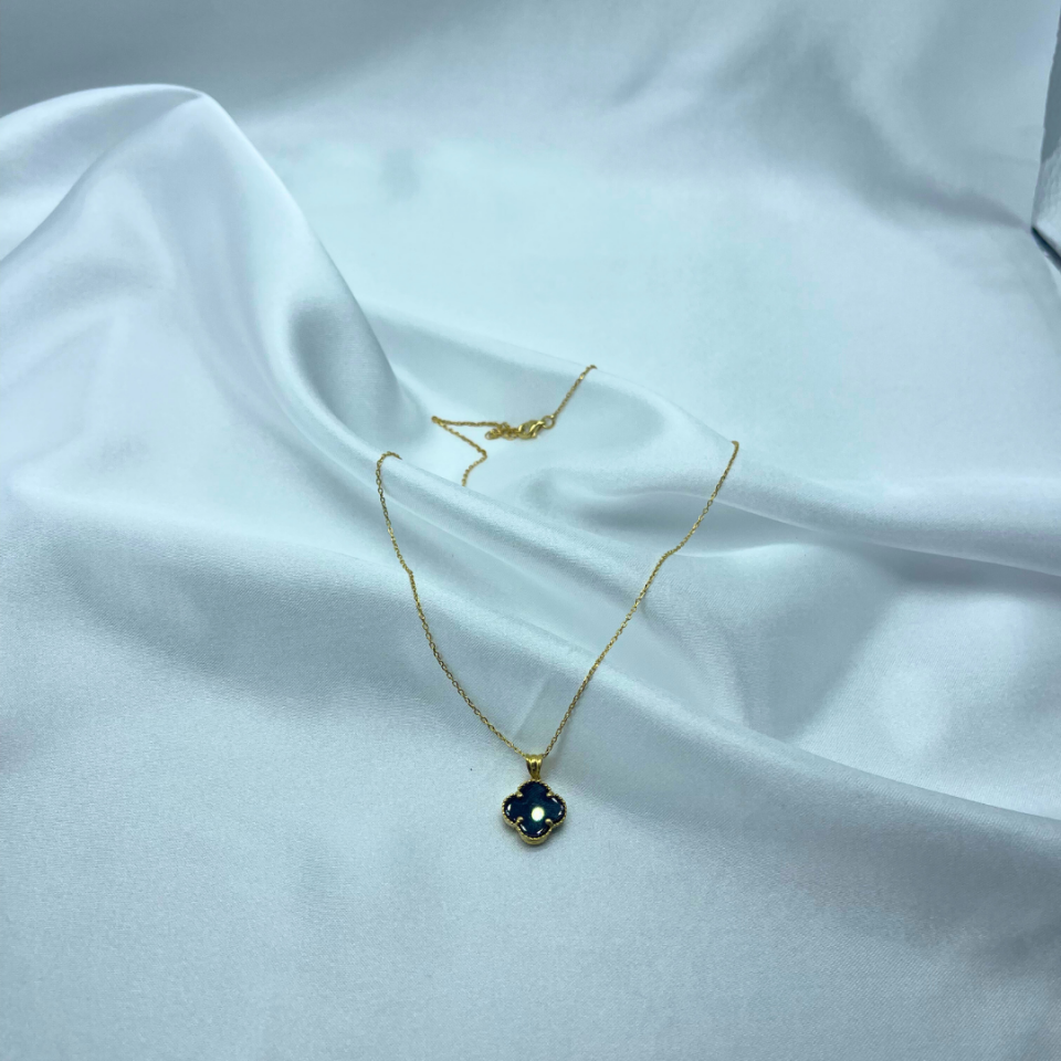 Yonca Model Siyah Taşlı Kolye – 925 Ayar Gümüş, 14K Altın Kaplama-13 mm