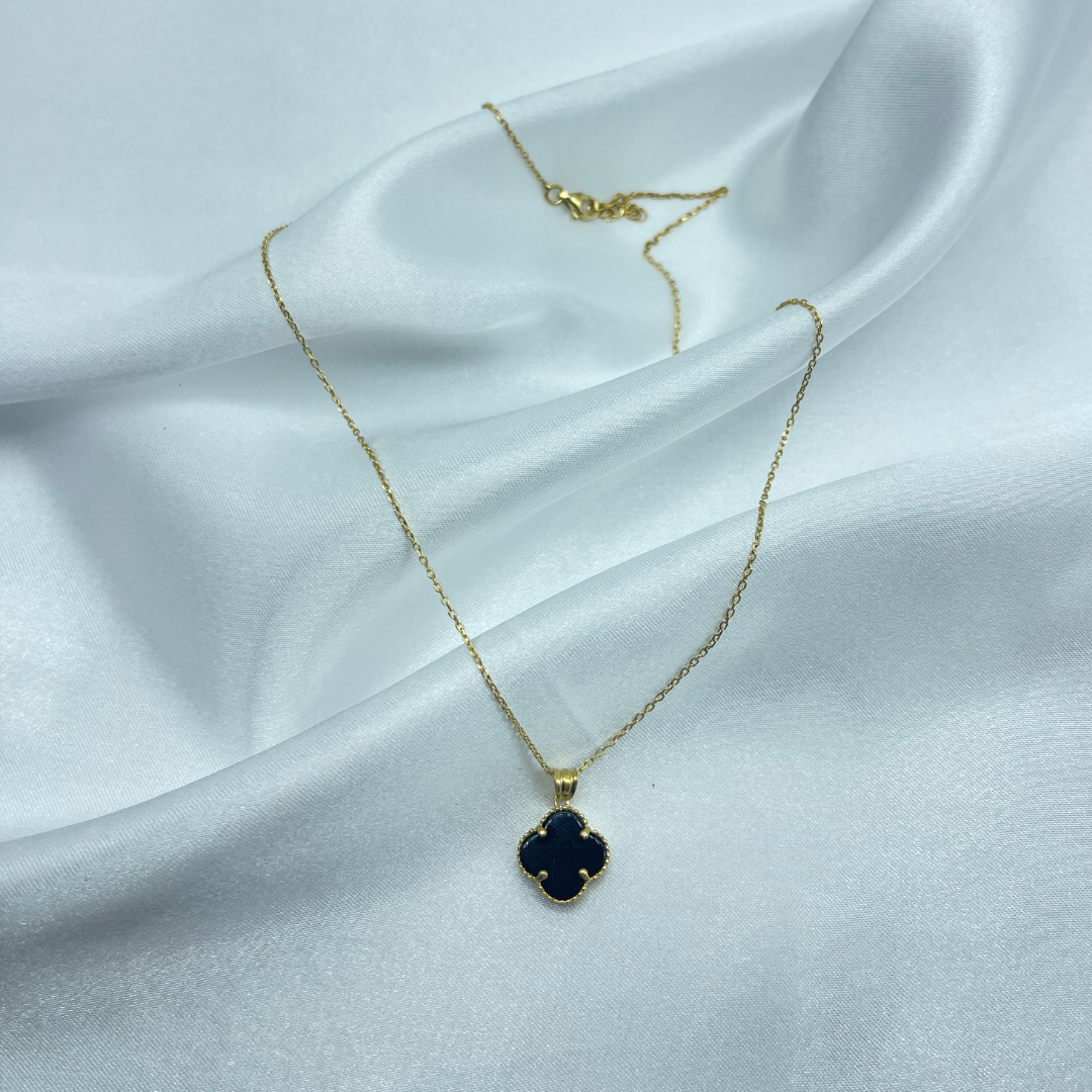 Yonca Model Siyah Taşlı Kolye – 925 Ayar Gümüş, 14K Altın Kaplama-13 mm