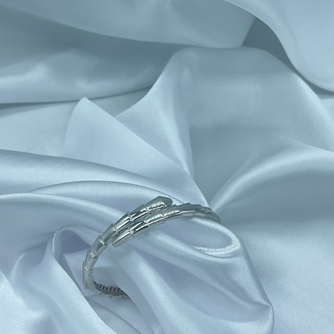 Yılan Model 925 Ayar Gümüş Kelepçe – Beyaz AltınKaplama