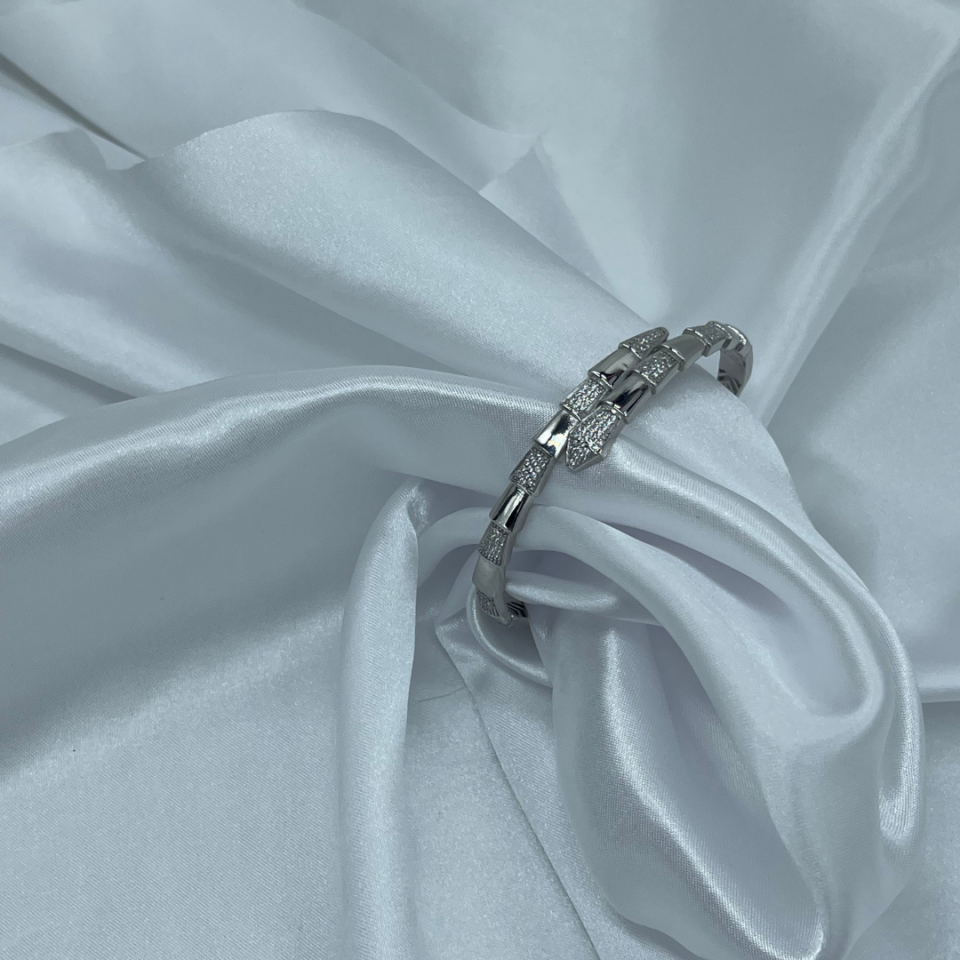 Taşlı Yılan Model 925 Ayar Gümüş Kelepçe – 14 K Beyaz Altın Kaplama