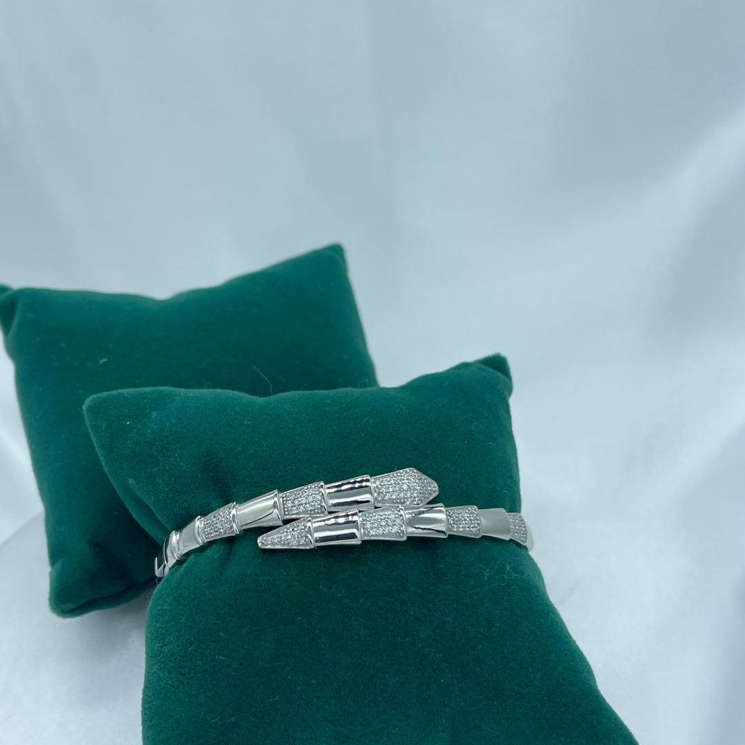 Taşlı Yılan Model 925 Ayar Gümüş Kelepçe – 14 K Beyaz Altın Kaplama