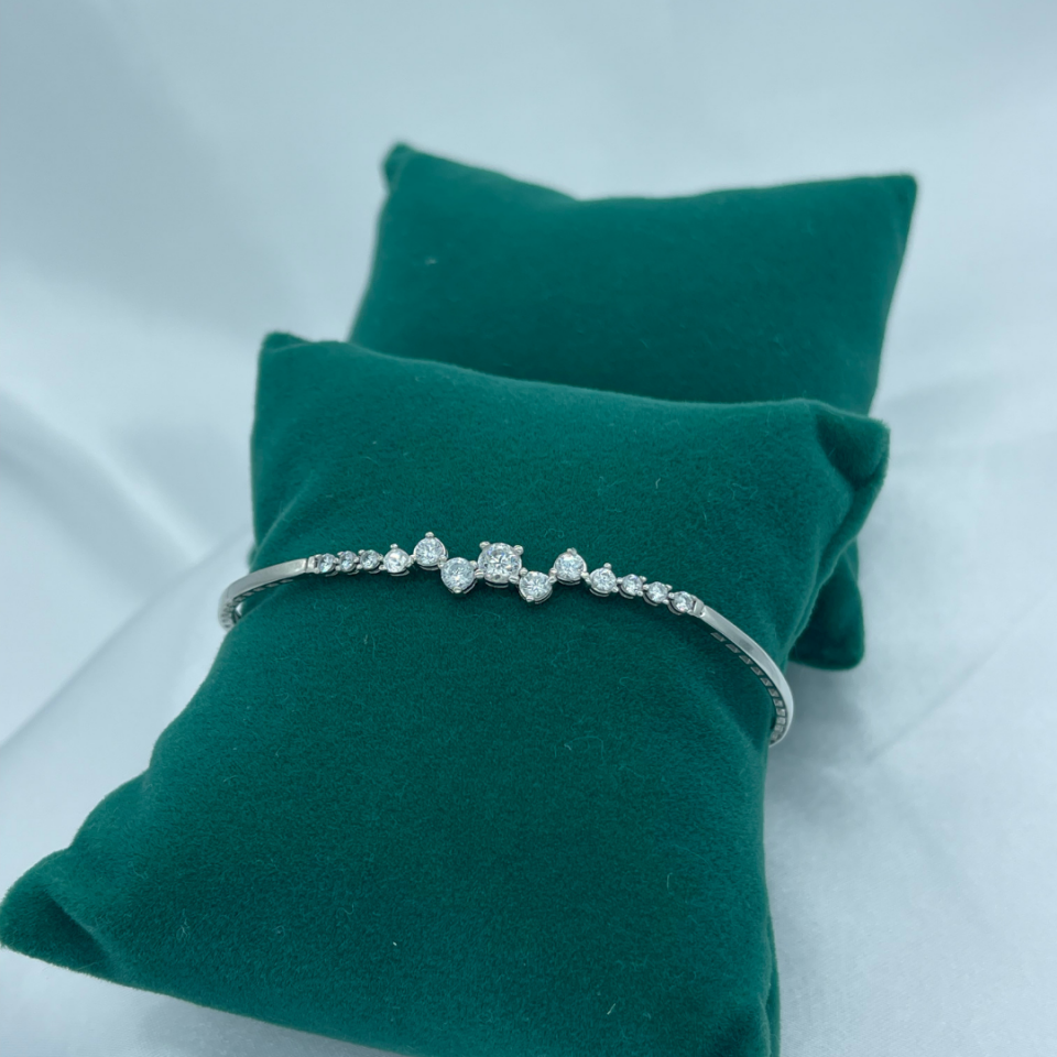 Üçlü Baget Taşlı 925 Ayar Gümüş Kelepçe – Rodaj Kaplama