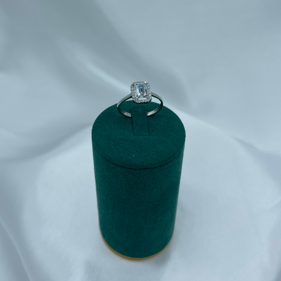 Baget Taşlı Tektaş 925 Ayar Gümüş Yüzük