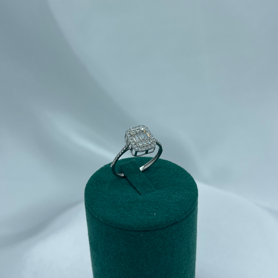 Dikdörtgen Baget Taşlı 925 Ayar Gümüş Yüzük