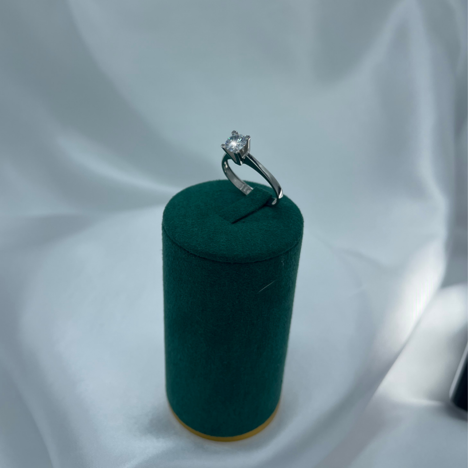 Tektaş Model 925 Ayar Gümüş Yüzük – Prenses Kesim