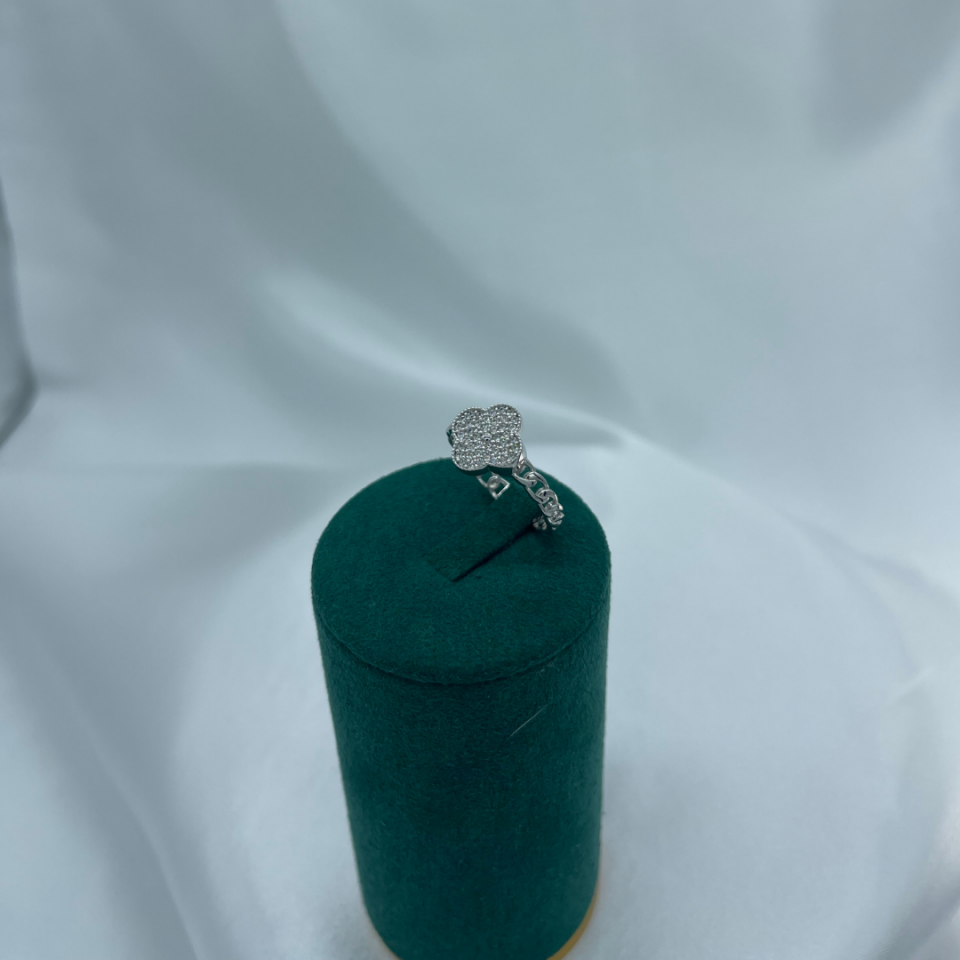 Yonca Parlak Model Taşlı 925 Ayar Gümüş Yüzük