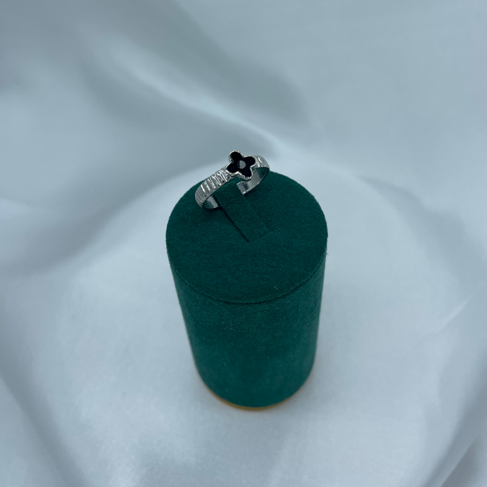 Siyah Mine Yonca Yüzük