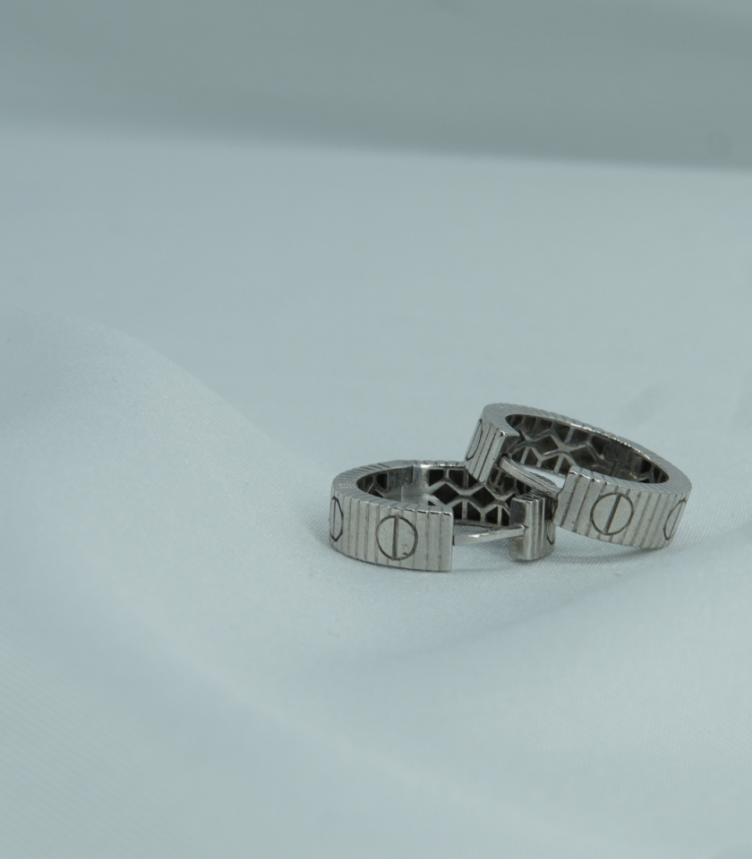 Vida Çizgi Detaylı 925 Ayar Gümüş Halka Küpe – Rodaj Kaplama