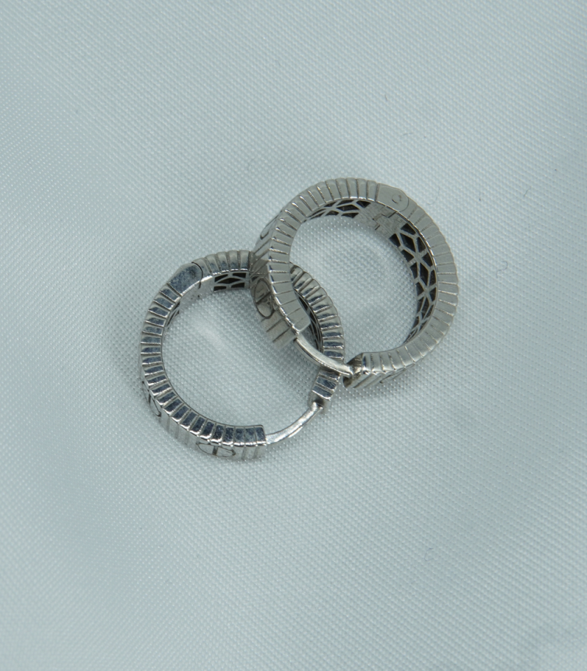 Vida Çizgi Detaylı 925 Ayar Gümüş Halka Küpe – Rodaj Kaplama