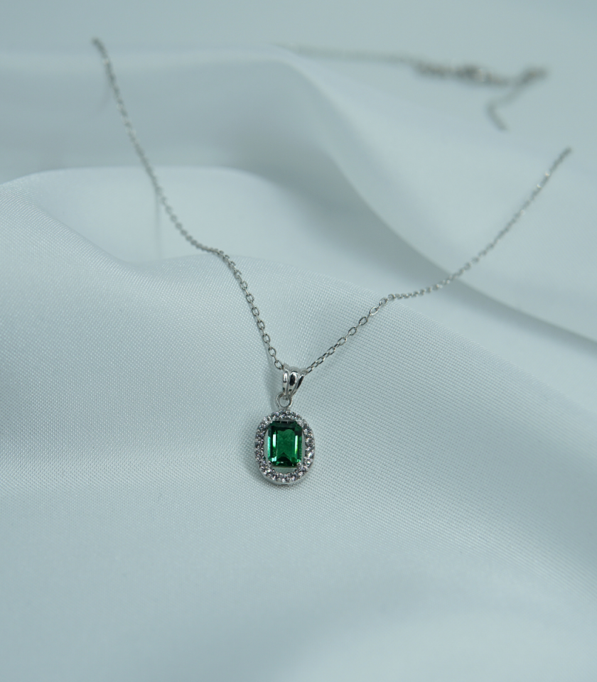 Oval Kesim Yeşil Taşlı 925 Ayar Gümüş Kolye