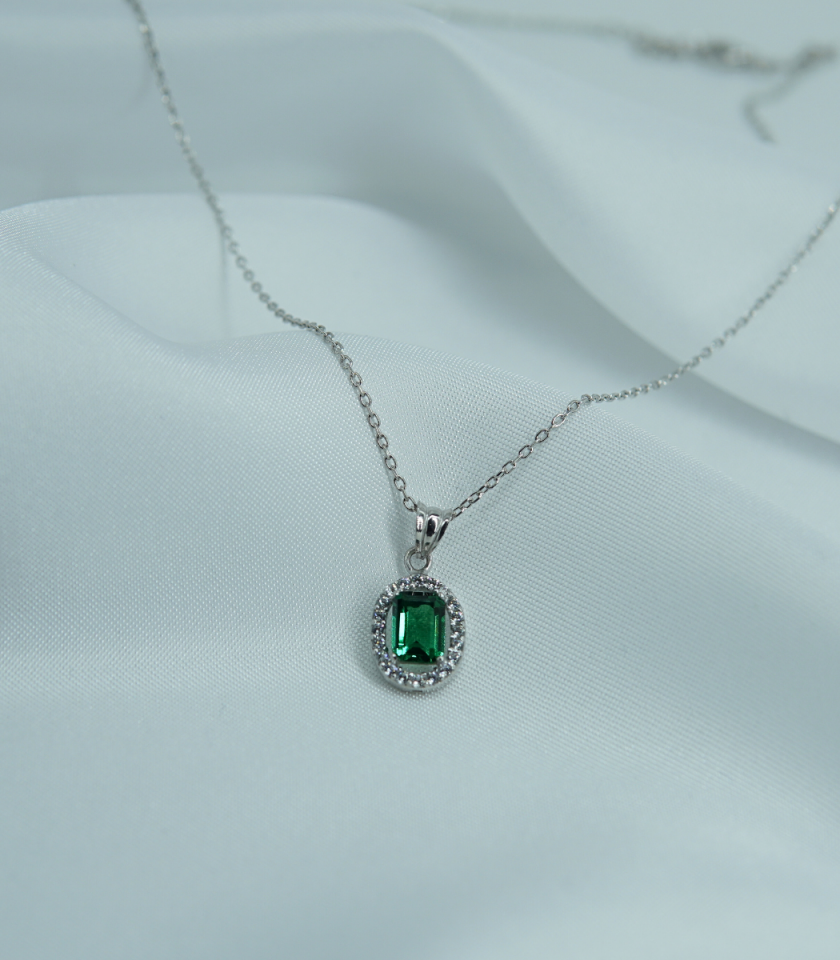 Oval Kesim Yeşil Taşlı 925 Ayar Gümüş Kolye