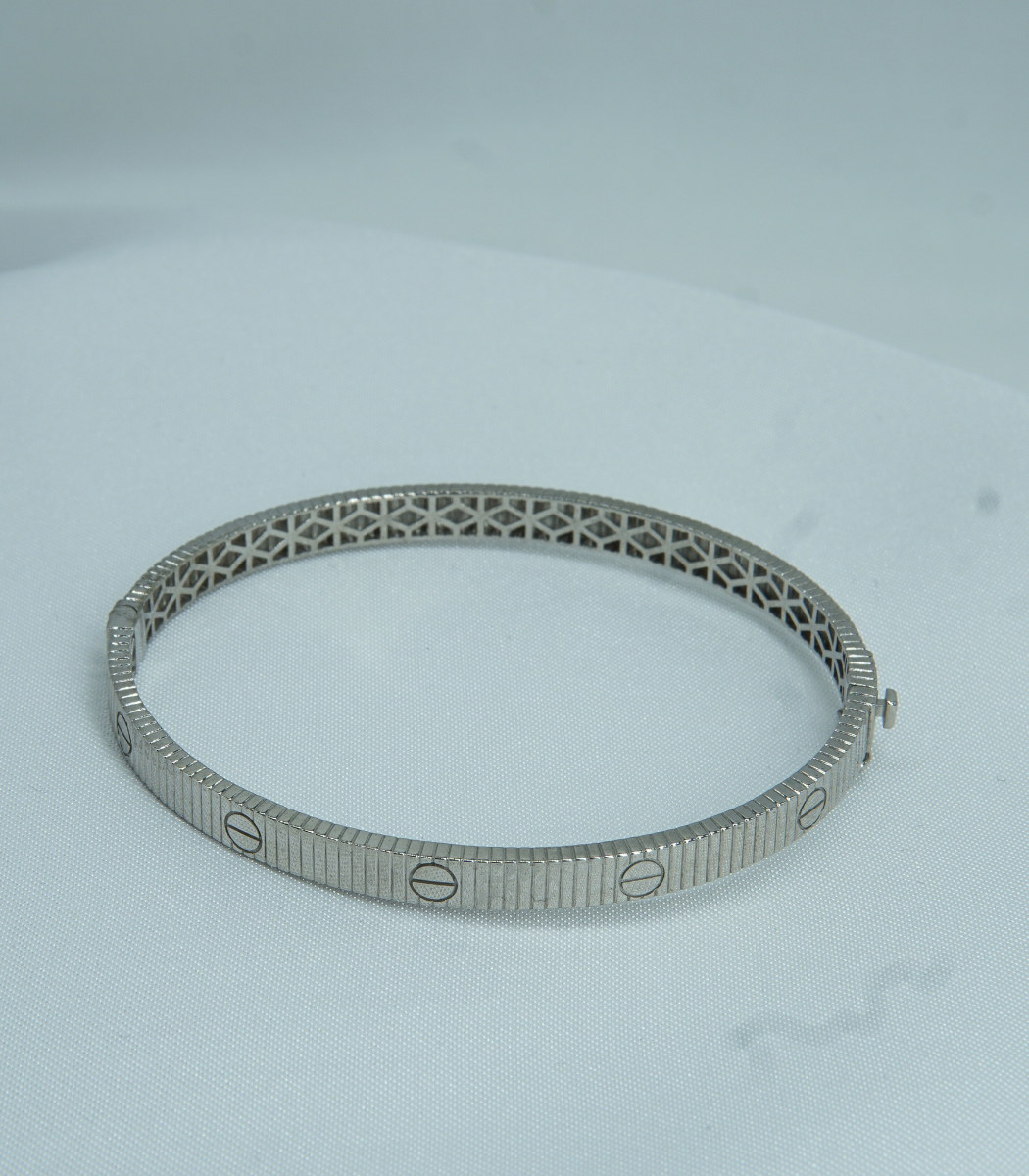 Gümüş Rodaj Kaplama Vidalı Desen Kelepçe Bileklik