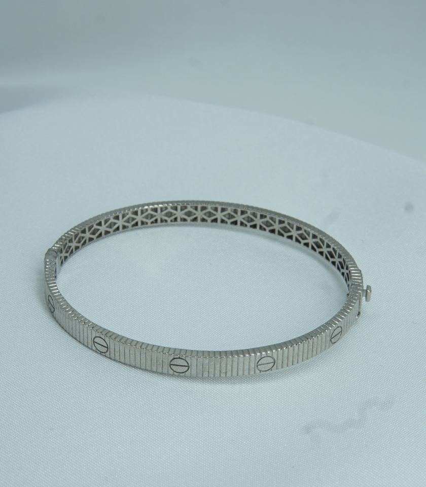 Gümüş Rodaj Kaplama Vidalı Desen Kelepçe Bileklik