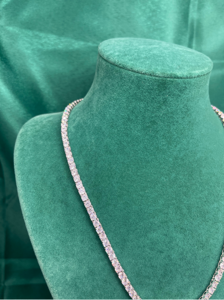 Amora Perla 925 Ayar Gümüş Büyük Boy Beyaz Taşlı Su Yolu (Tennis) Model Kolye