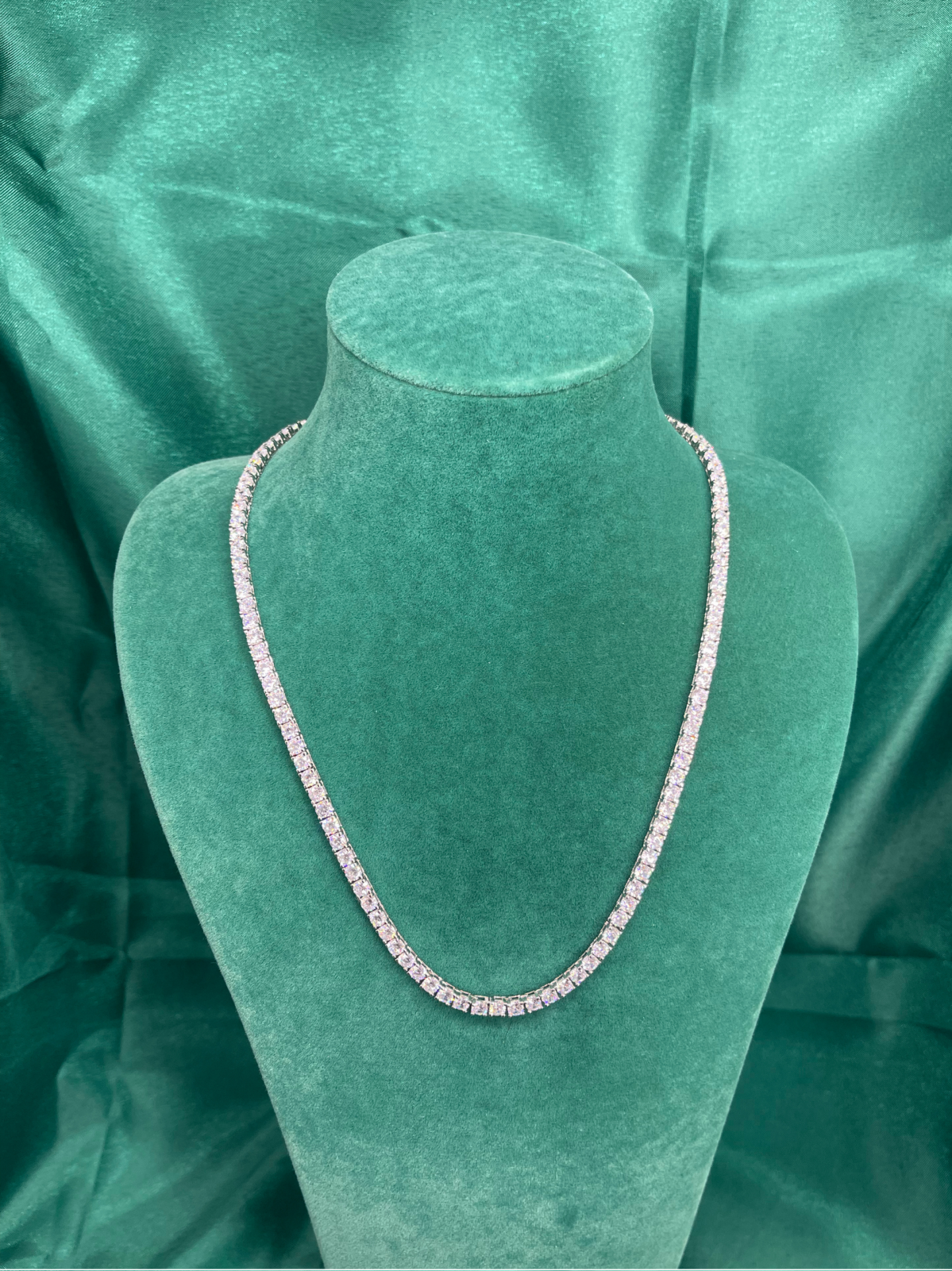 Amora Perla 925 Ayar Gümüş Büyük Boy Beyaz Taşlı Su Yolu (Tennis) Model Kolye